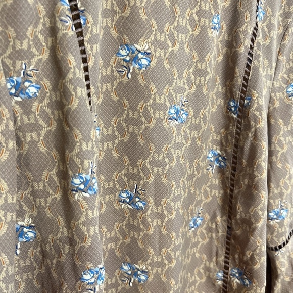 WAYF Bell Sleeve Floral Mock Neck Peasant Blouse - Picture 4 of 7